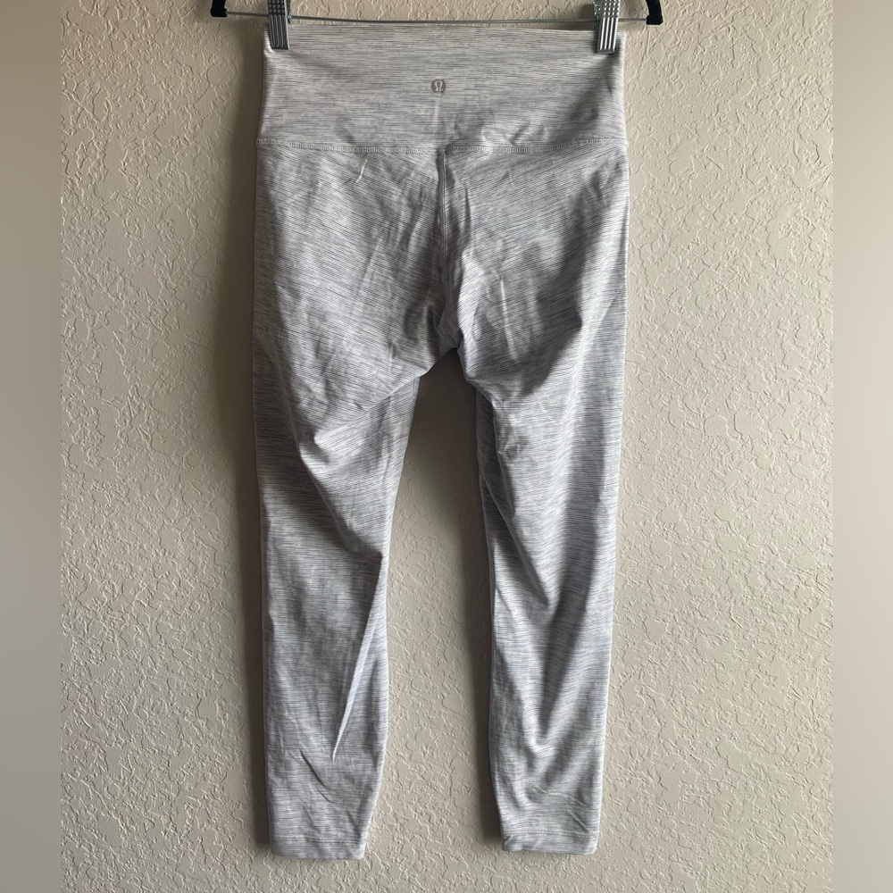 Lululemon Wunder Under High-Rise 7/8 Tight *Luxtreme 25" ~ Size 8 - Picture 5 of 10